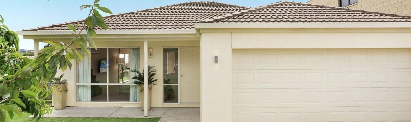 support-independent-living-sil-waurn-ponds-exterior-felicity-holistic-care SIL SERVICES in Geelong showing the front of the house